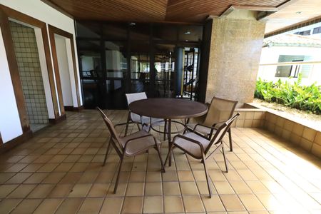 Apartamento para alugar com 218m², 5 quartos e 3 vagas
