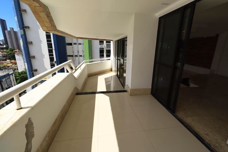 Apartamento para alugar com 218m², 5 quartos e 3 vagas