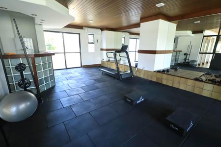 Apartamento para alugar com 218m², 5 quartos e 3 vagas
