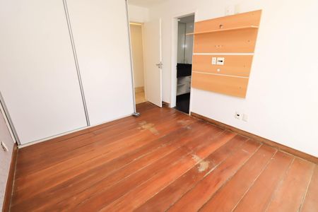 Apartamento para alugar com 218m², 5 quartos e 3 vagas