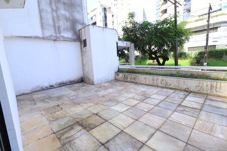 Apartamento para alugar com 218m², 5 quartos e 3 vagas