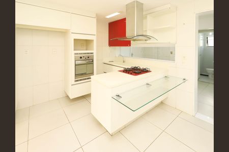 Apartamento para alugar com 218m², 5 quartos e 3 vagas