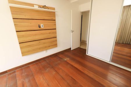Apartamento para alugar com 218m², 5 quartos e 3 vagas