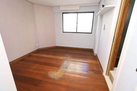 Apartamento para alugar com 218m², 5 quartos e 3 vagas