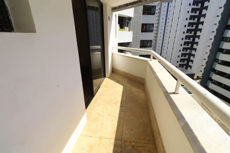 Apartamento para alugar com 218m², 5 quartos e 3 vagas