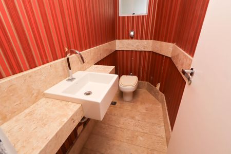 Apartamento para alugar com 218m², 5 quartos e 3 vagas