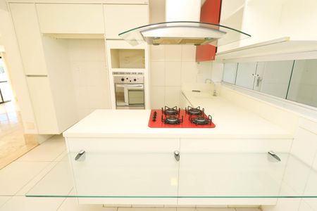 Apartamento para alugar com 218m², 5 quartos e 3 vagas