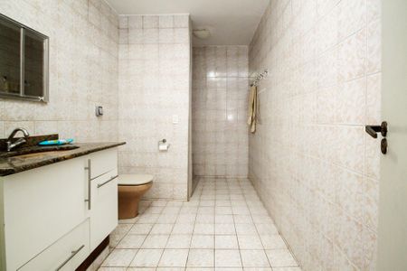 Casa para alugar com 300m², 3 quartos e 4 vagas Casa para alugar com 300m², 3 quartos e 4 vagasBanheiro Quartos 1 e 2