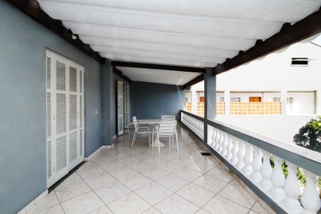 Casa para alugar com 300m², 3 quartos e 4 vagas Casa para alugar com 300m², 3 quartos e 4 vagasVaranda Quartos 1 e 2