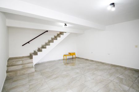 Casa para alugar com 300m², 3 quartos e 4 vagas Casa para alugar com 300m², 3 quartos e 4 vagasSala