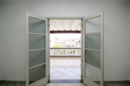 Casa para alugar com 300m², 3 quartos e 4 vagas Casa para alugar com 300m², 3 quartos e 4 vagasVaranda Quarto 1