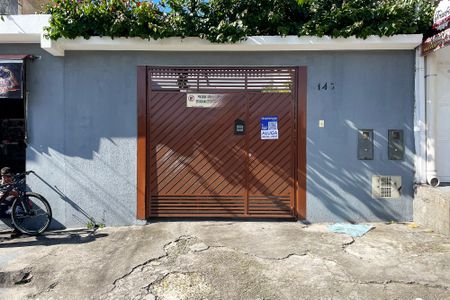 Casa para alugar com 300m², 3 quartos e 4 vagas Casa para alugar com 300m², 3 quartos e 4 vagasFachada
