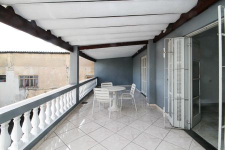 Casa para alugar com 300m², 3 quartos e 4 vagas Casa para alugar com 300m², 3 quartos e 4 vagasVaranda Quartos 1 e 2