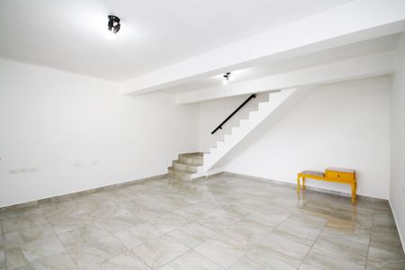 Casa para alugar com 300m², 3 quartos e 4 vagas Casa para alugar com 300m², 3 quartos e 4 vagasSala