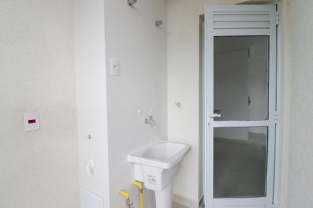 Sala/Cozinha/Área de Serviço de apartamento à venda com 2 quartos, 59m² em Vila Bandeirantes, São Paulo