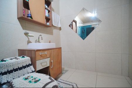Casa à venda com 200m², 3 quartos e 2 vagasBanheiro 1