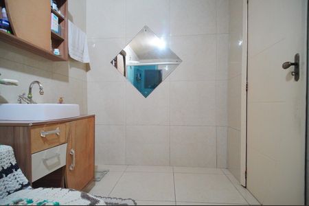 Casa à venda com 200m², 3 quartos e 2 vagasBanheiro 1