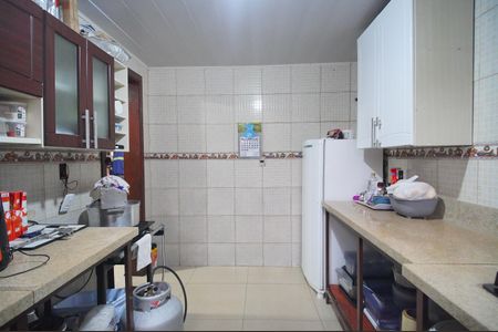 Casa à venda com 200m², 3 quartos e 2 vagascozinha 2