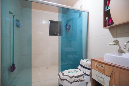 Casa à venda com 200m², 3 quartos e 2 vagasBanheiro 1