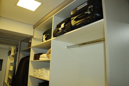 Apartamento para alugar com 200m², 3 quartos e 3 vagasCloset da Suíte 2
