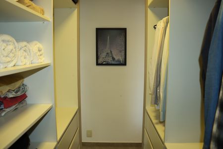 Apartamento para alugar com 200m², 3 quartos e 3 vagasCloset da Suíte 2
