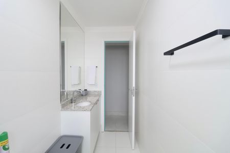 Banheiro Social de apartamento para alugar com 3 quartos, 89m² em Vila Alzira, Guarujá