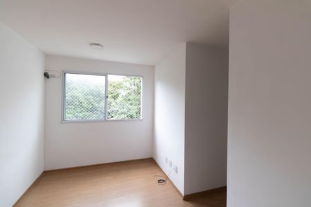 Sala de apartamento para alugar com 2 quartos, 45m² em Inhoaíba, Rio de Janeiro