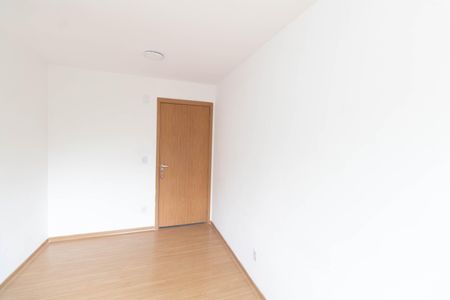 Sala de apartamento para alugar com 2 quartos, 45m² em Inhoaíba, Rio de Janeiro