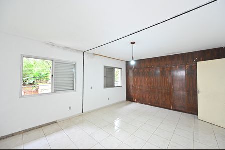Casa para alugar com 180m², 3 quartos e 2 vagasSuite