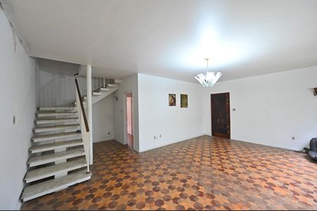 Casa para alugar com 180m², 3 quartos e 2 vagasSala