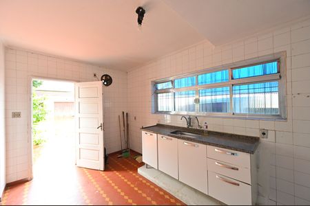 Casa para alugar com 180m², 3 quartos e 2 vagasCozinha