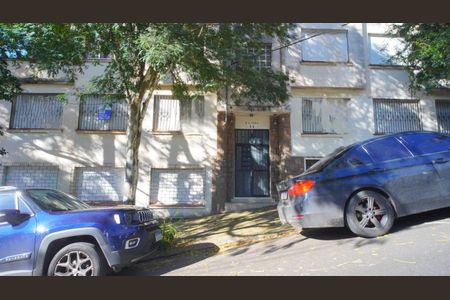 Fachada e placa no imóvel de apartamento para alugar com 3 quartos, 80m² em Petrópolis, Porto Alegre
