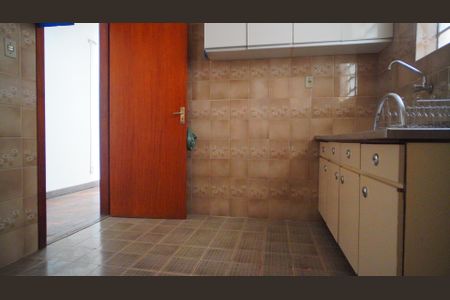 Cozinha de apartamento para alugar com 3 quartos, 80m² em Petrópolis, Porto Alegre