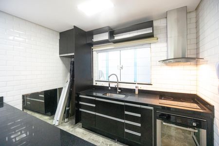 Casa de condomínio à venda com 118m², 3 quartos e 4 vagas Casa de condomínio à venda com 118m², 3 quartos e 4 vagasCozinha