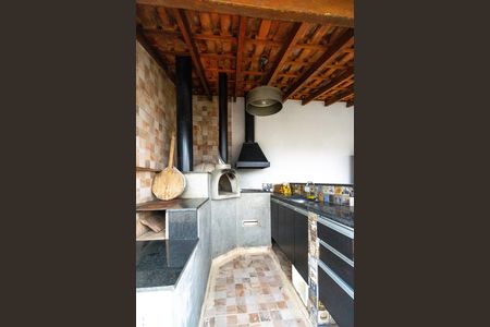 Casa de condomínio à venda com 118m², 3 quartos e 4 vagas Casa de condomínio à venda com 118m², 3 quartos e 4 vagasChurrasqueira e forno de pizza