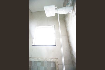 Casa de condomínio à venda com 118m², 3 quartos e 4 vagas Casa de condomínio à venda com 118m², 3 quartos e 4 vagasChuveiro