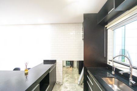 Casa de condomínio à venda com 118m², 3 quartos e 4 vagas Casa de condomínio à venda com 118m², 3 quartos e 4 vagasCozinha