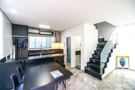 Casa de condomínio à venda com 118m², 3 quartos e 4 vagas Casa de condomínio à venda com 118m², 3 quartos e 4 vagasSala