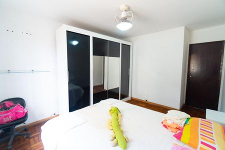 Casa à venda com 180m², 4 quartos e 3 vagasQuarto 1