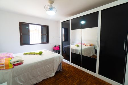 Casa à venda com 180m², 4 quartos e 3 vagasQuarto 1