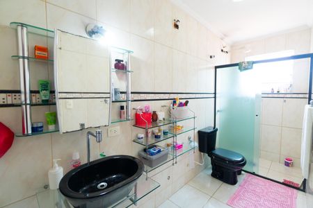 Casa à venda com 180m², 4 quartos e 3 vagasBanheiro da Suíte