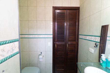 Casa à venda com 180m², 4 quartos e 3 vagasBanheiro Social
