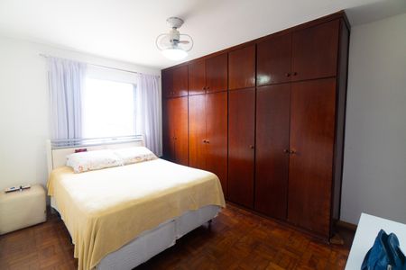 Casa à venda com 180m², 4 quartos e 3 vagasSuite