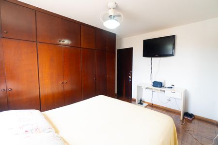 Suite de casa à venda com 4 quartos, 180m² em Vila Fachini, São Paulo