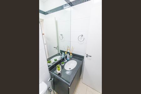 Apartamento à venda com 180m², 3 quartos e 2 vagas Apartamento à venda com 180m², 3 quartos e 2 vagasLavabo