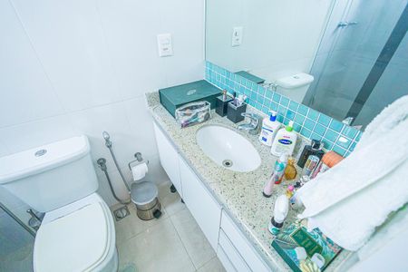 Apartamento à venda com 180m², 3 quartos e 2 vagas Apartamento à venda com 180m², 3 quartos e 2 vagassuite