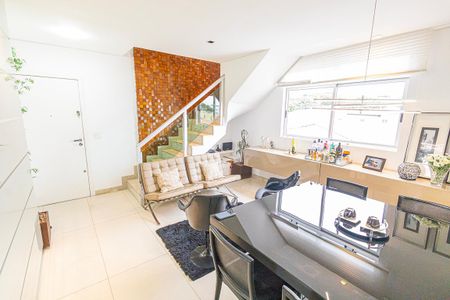 Apartamento à venda com 180m², 3 quartos e 2 vagas Apartamento à venda com 180m², 3 quartos e 2 vagasSala