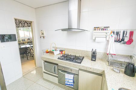 Apartamento à venda com 180m², 3 quartos e 2 vagas Apartamento à venda com 180m², 3 quartos e 2 vagasCozinha