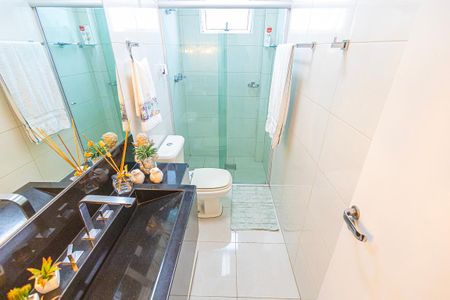 Apartamento à venda com 180m², 3 quartos e 2 vagas Apartamento à venda com 180m², 3 quartos e 2 vagasBanheiro