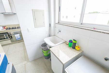 Apartamento à venda com 180m², 3 quartos e 2 vagas Apartamento à venda com 180m², 3 quartos e 2 vagasArea de serviço